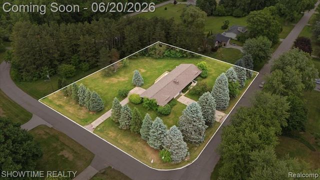 1661 Madeline Drive, Lapeer, MI 48446
