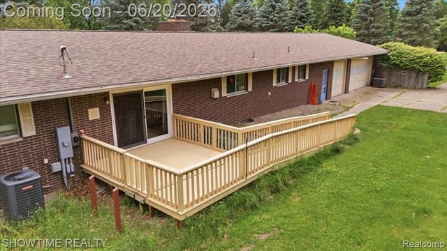 1661 Madeline Drive, Lapeer, MI 48446