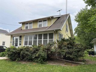 121 Kaukauna Street, Menasha, WI 54952