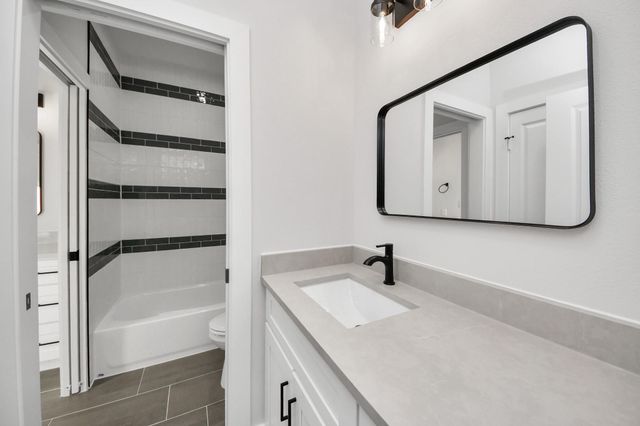 8306 Comal Street B, Houston, TX 77051