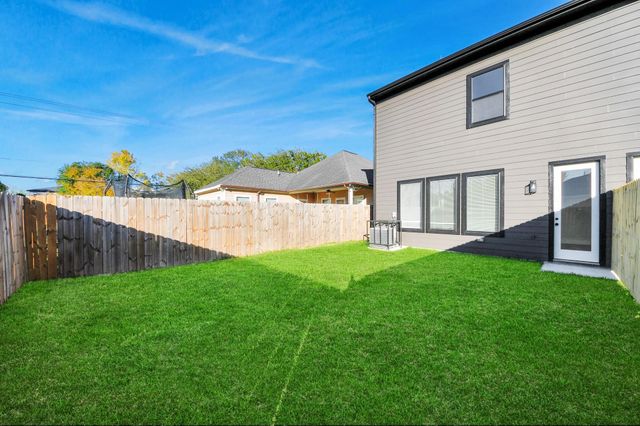 8306 Comal Street B, Houston, TX 77051