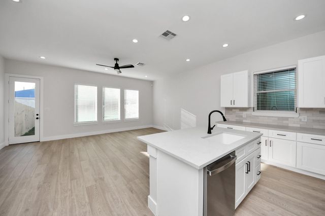 8306 Comal Street B, Houston, TX 77051