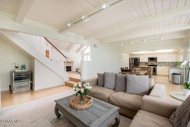 2339 E Meadowland Court, Westlake Village, CA 91361