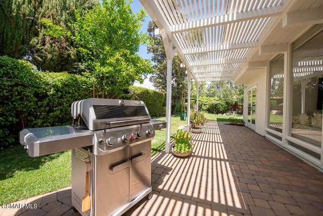 2339 E Meadowland Court, Westlake Village, CA 91361