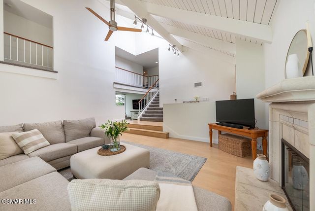 2339 E Meadowland Court, Westlake Village, CA 91361