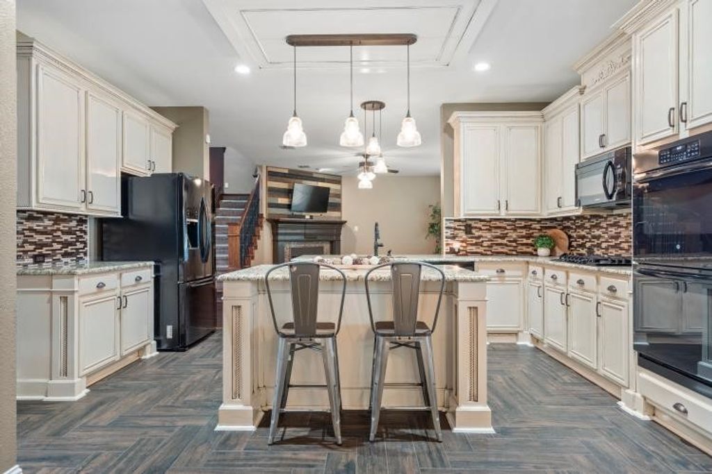 3019 Blue Lake Drive, Little Elm, TX 75068