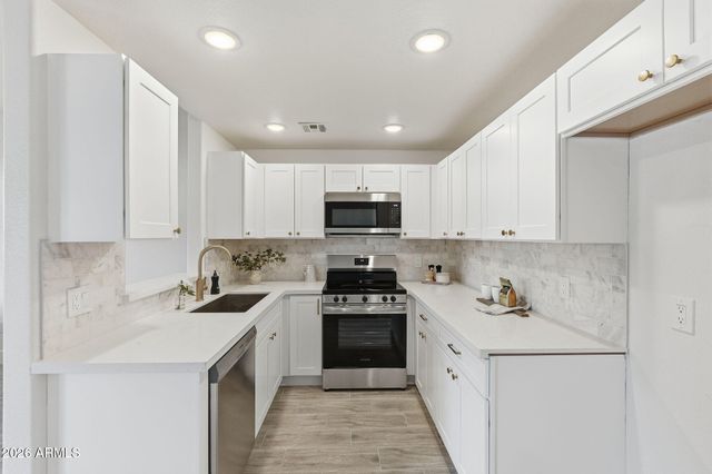 13415 N 20TH Street 8, Phoenix, AZ 85022