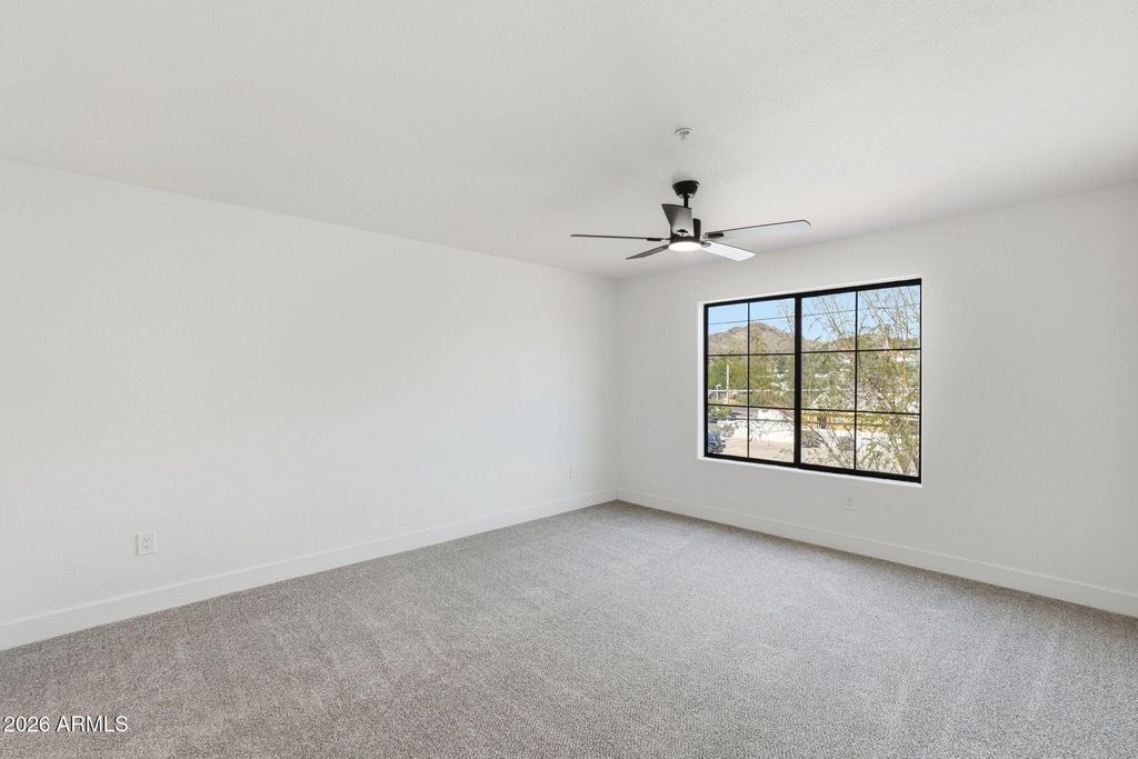 Image 22 of property listing at 13415 N 20TH Street 8, Phoenix, AZ 85022