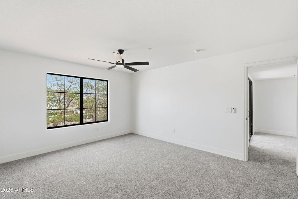 Image 23 of property listing at 13415 N 20TH Street 8, Phoenix, AZ 85022