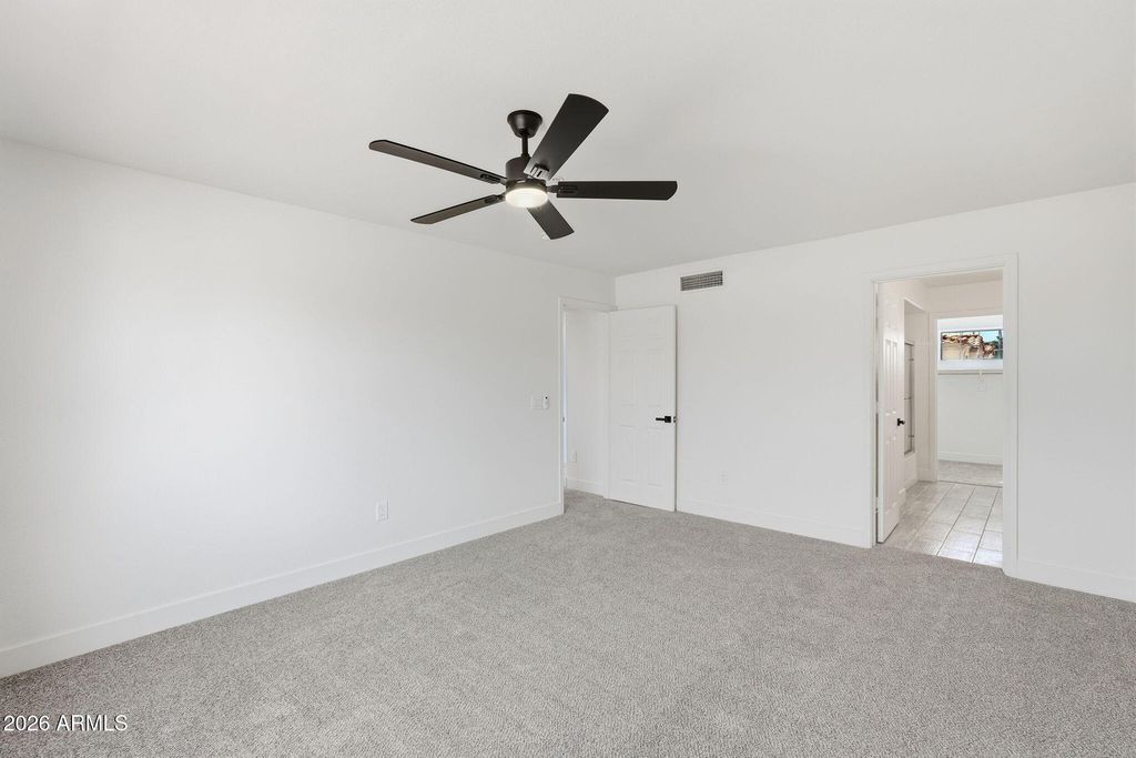 Image 24 of property listing at 13415 N 20TH Street 8, Phoenix, AZ 85022