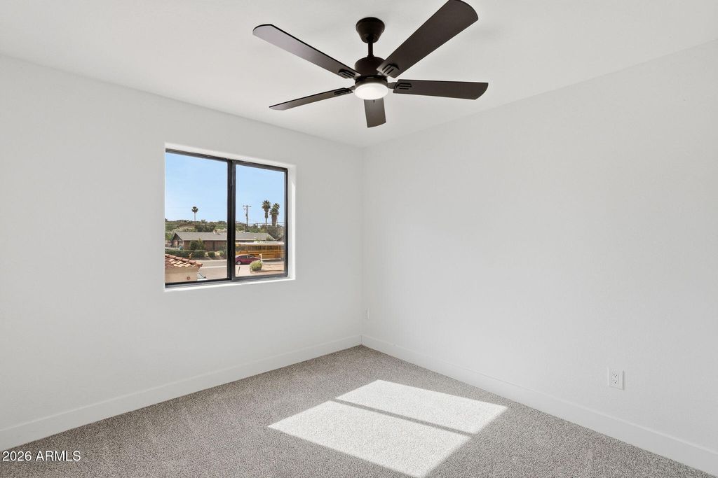 Image 29 of property listing at 13415 N 20TH Street 8, Phoenix, AZ 85022