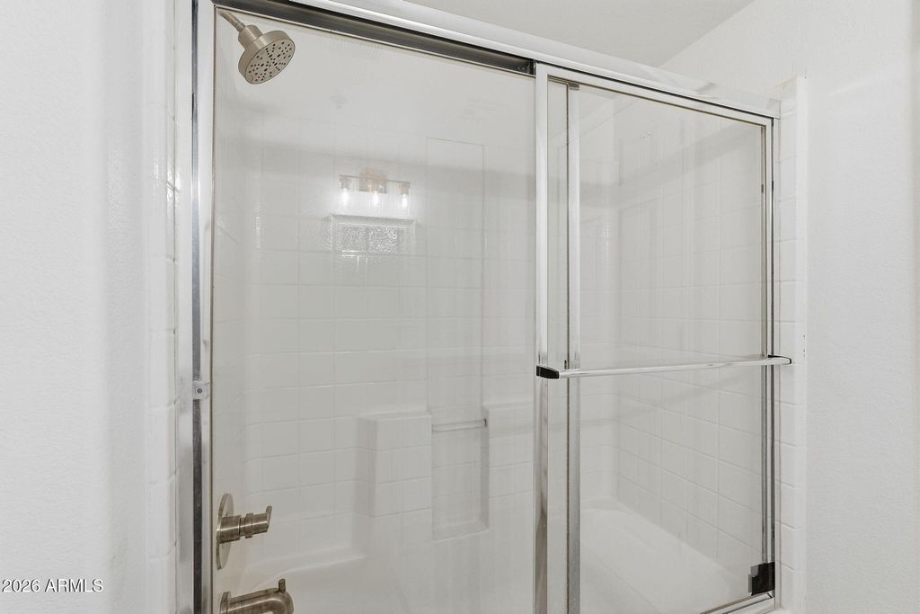 Image 32 of property listing at 13415 N 20TH Street 8, Phoenix, AZ 85022