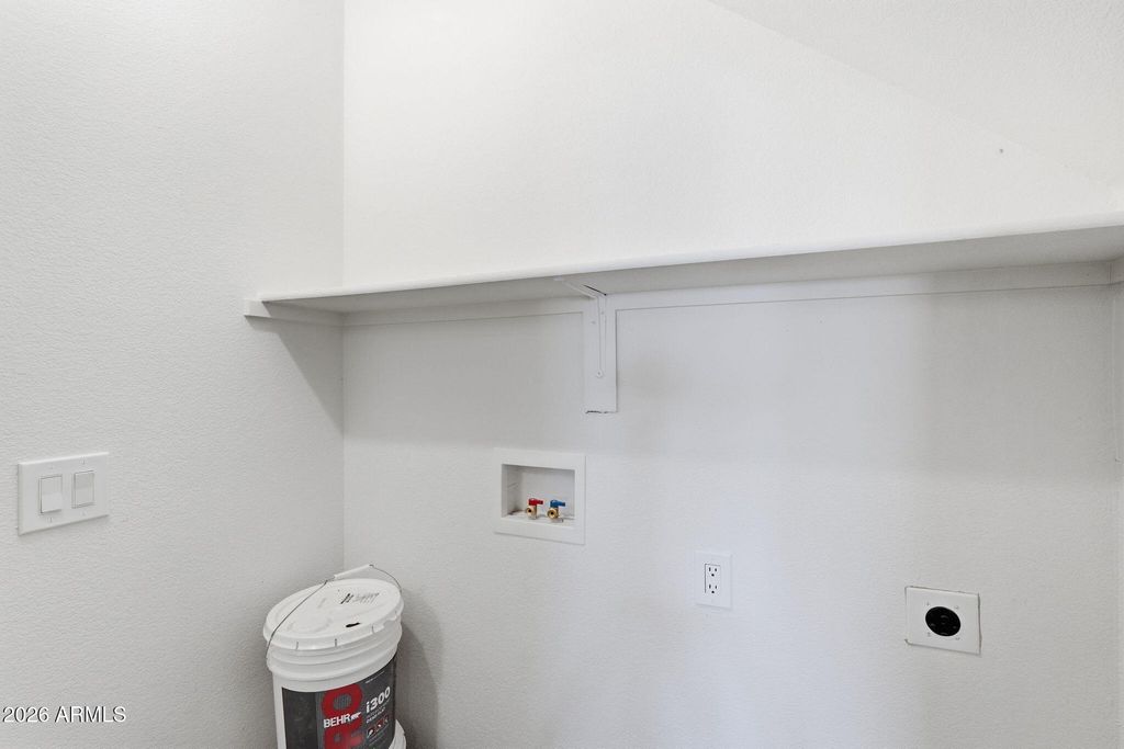 Image 33 of property listing at 13415 N 20TH Street 8, Phoenix, AZ 85022