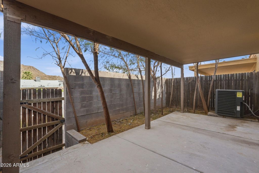Image 34 of property listing at 13415 N 20TH Street 8, Phoenix, AZ 85022