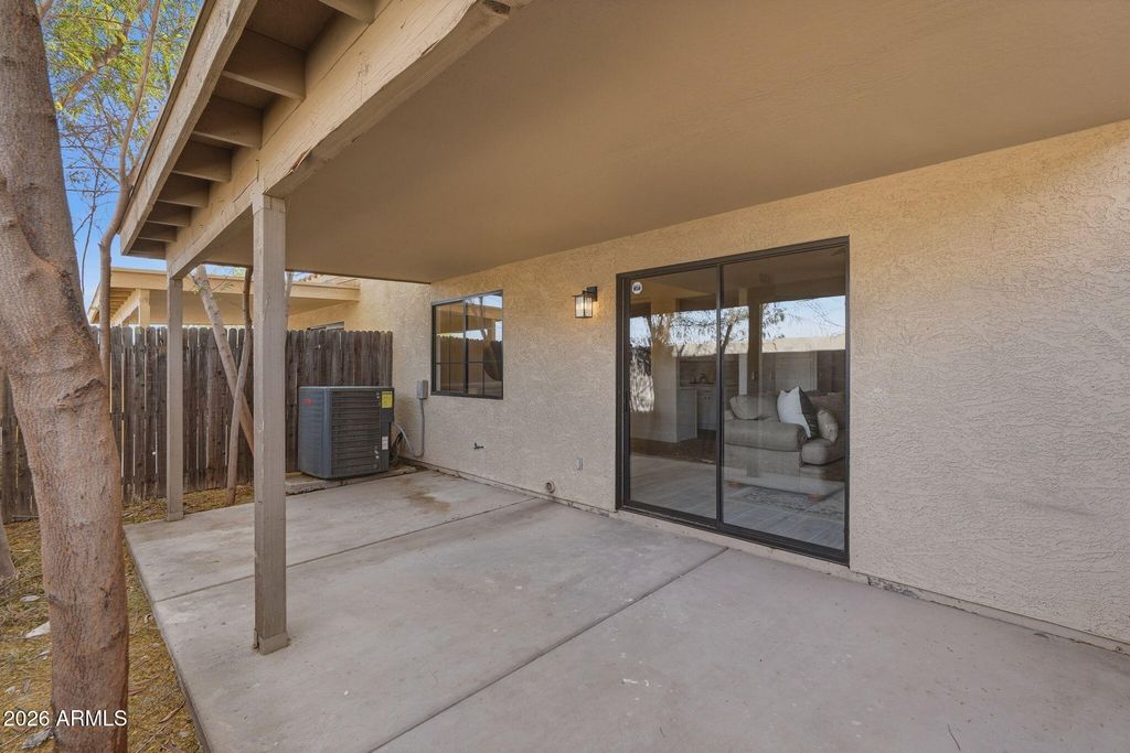 Image 35 of property listing at 13415 N 20TH Street 8, Phoenix, AZ 85022