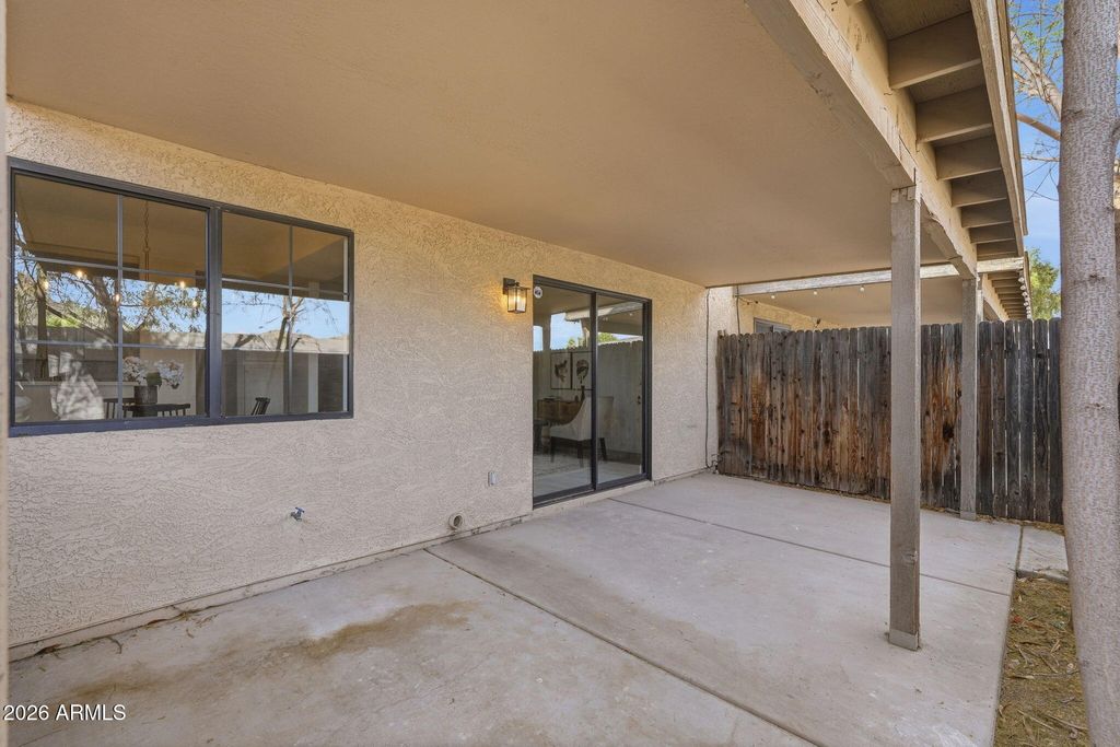 Image 36 of property listing at 13415 N 20TH Street 8, Phoenix, AZ 85022