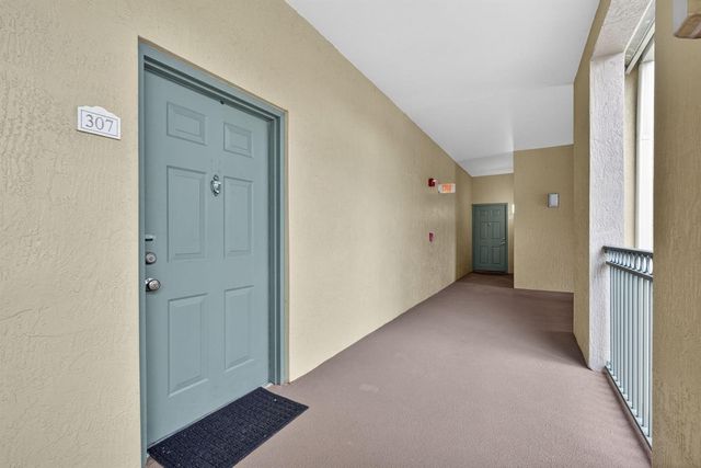 11730 Saint Andrews Place 307, Wellington, FL 33414