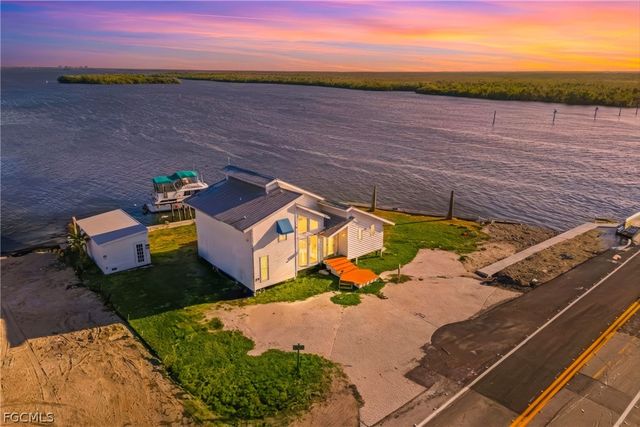 4767 Pine Island RD NW, Matlacha, FL 33993