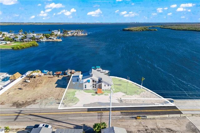 4767 Pine Island RD NW, Matlacha, FL 33993