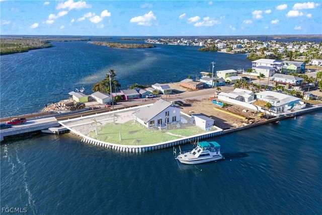 4767 Pine Island RD NW, Matlacha, FL 33993