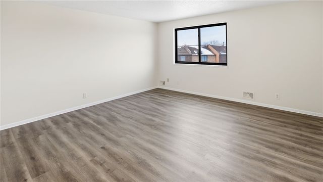 96 Surrey Hill Way, Henrietta, NY 14623