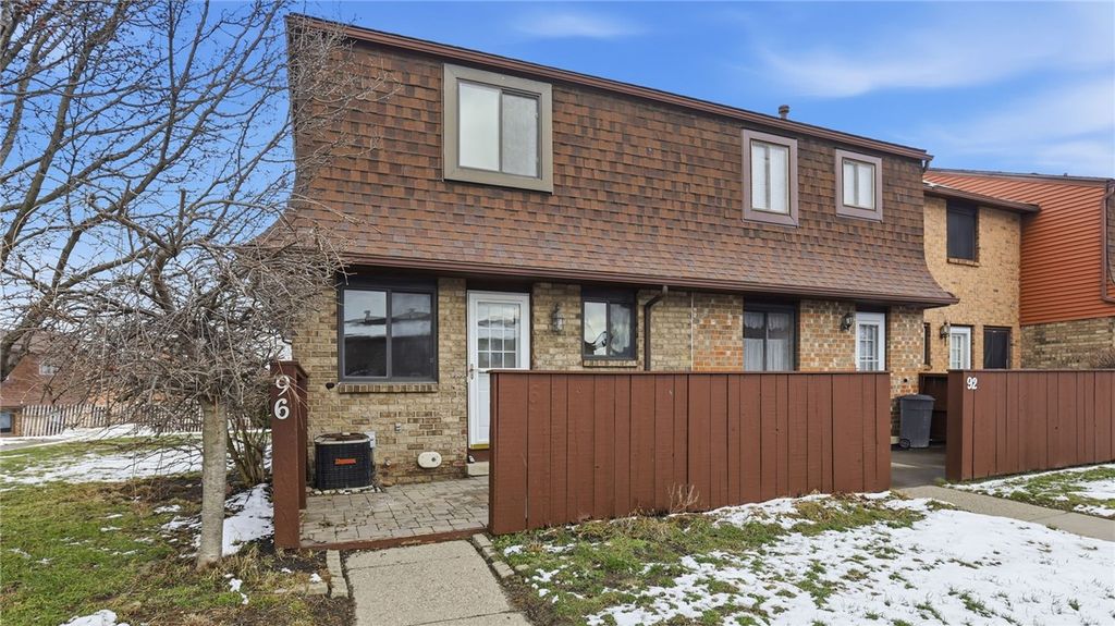 96 Surrey Hill Way, Henrietta, NY 14623