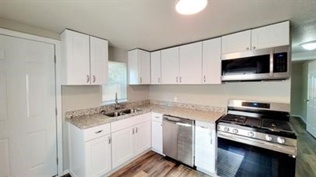 1221 Stanford Street, Greenville, TX 75401