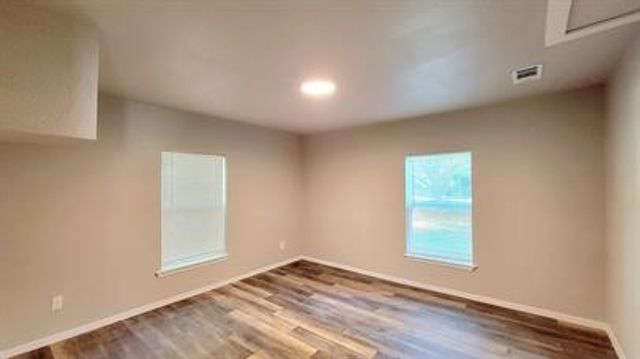 1221 Stanford Street, Greenville, TX 75401