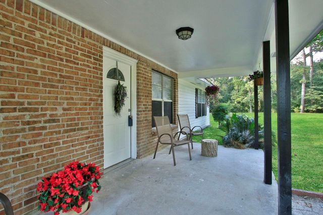 17078 Oak Grove Lane, New Caney, TX 77357