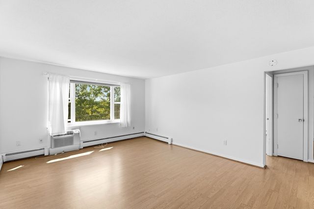 1 Colonial Dr B1-8, Andover, MA 01810