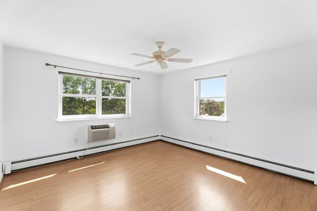 1 Colonial Dr B1-8, Andover, MA 01810