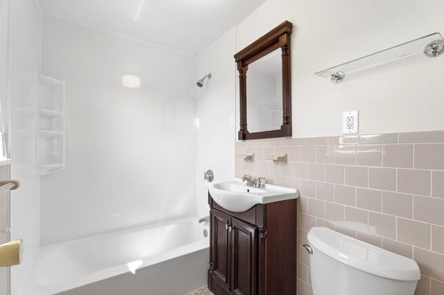 1 Colonial Dr B1-8, Andover, MA 01810