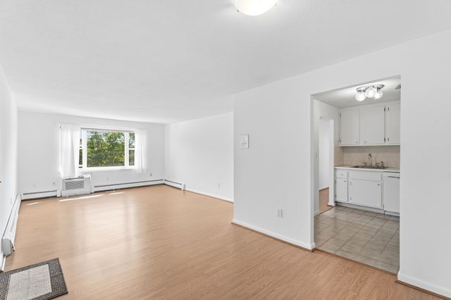 1 Colonial Dr B1-8, Andover, MA 01810
