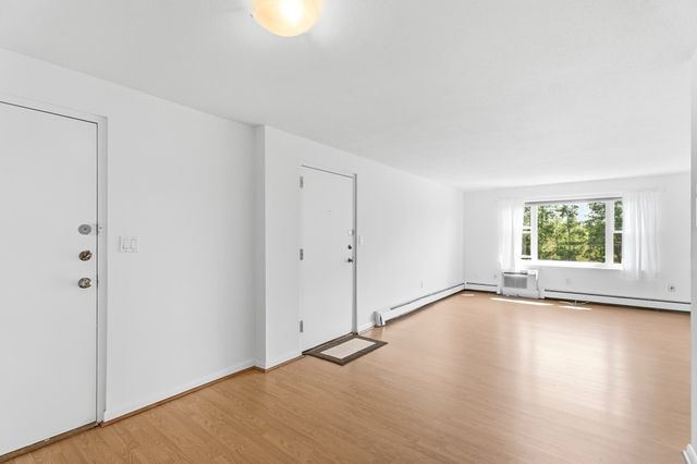 1 Colonial Dr B1-8, Andover, MA 01810