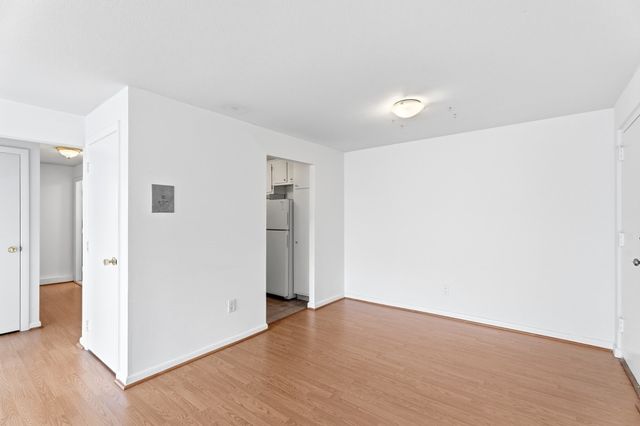 1 Colonial Dr B1-8, Andover, MA 01810