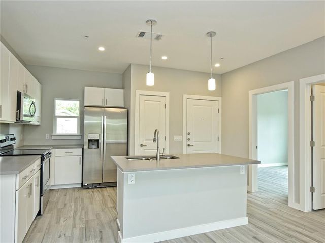 102 Blue Ridge TRL 2, West Lake Hills, TX 78746