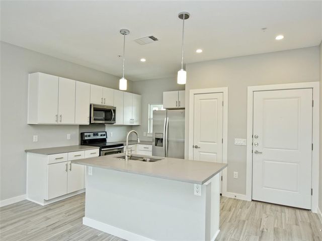102 Blue Ridge TRL 2, West Lake Hills, TX 78746