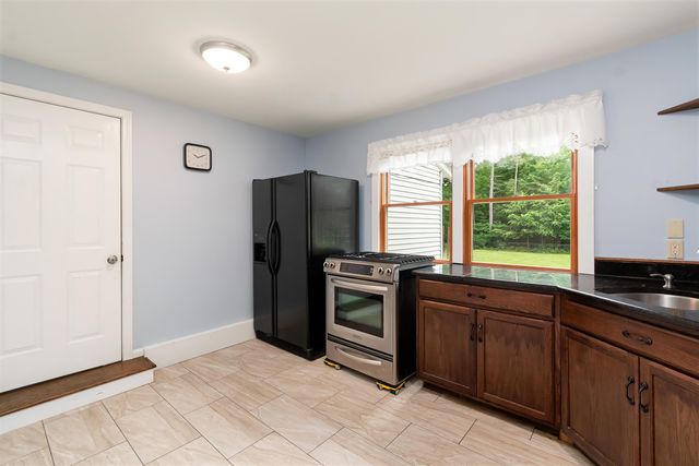 5 Alderbrook Road, Essex, VT 05452