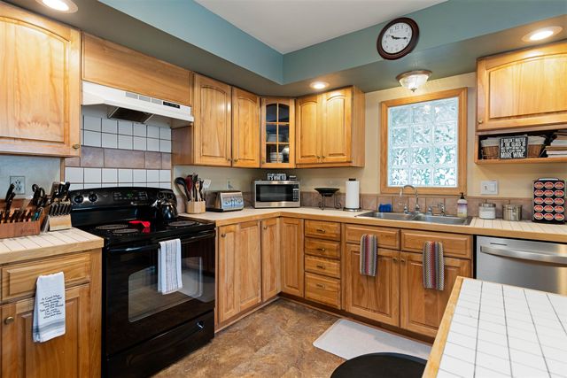 5 Alderbrook Road, Essex, VT 05452