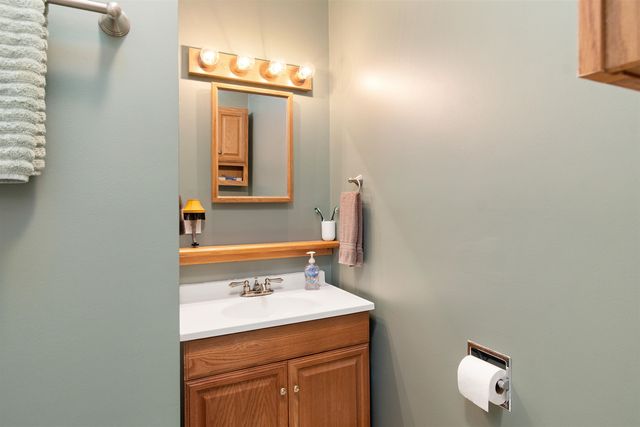 5 Alderbrook Road, Essex, VT 05452