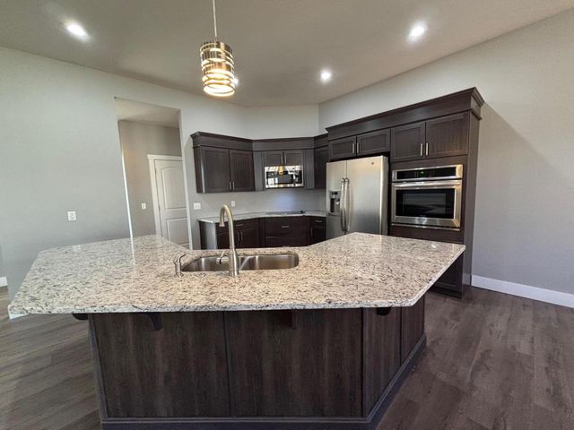 1516 S Essex Road, Springfield, MO 65809