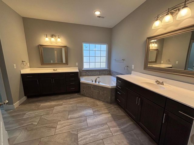 1516 S Essex Road, Springfield, MO 65809