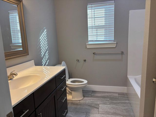 1516 S Essex Road, Springfield, MO 65809