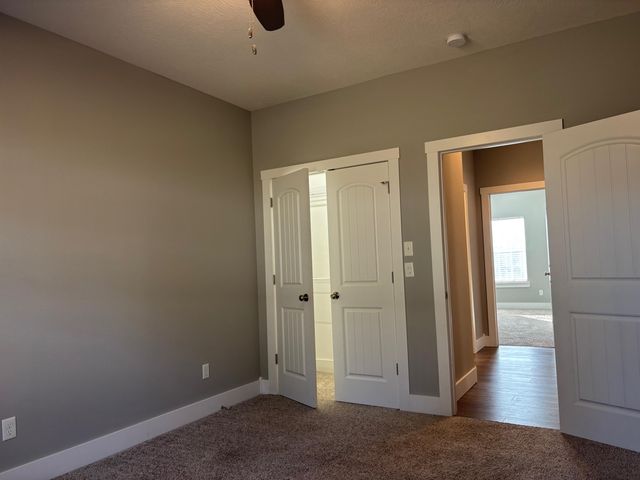 1516 S Essex Road, Springfield, MO 65809