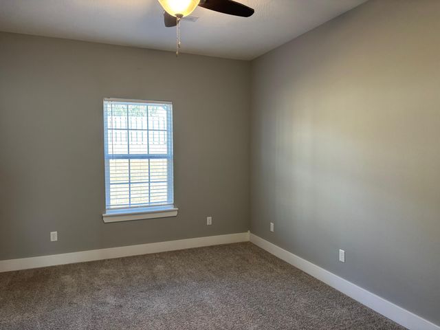 1516 S Essex Road, Springfield, MO 65809