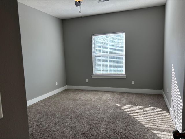 1516 S Essex Road, Springfield, MO 65809