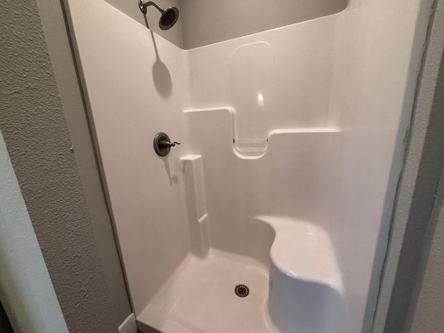 1516 S Essex Road, Springfield, MO 65809