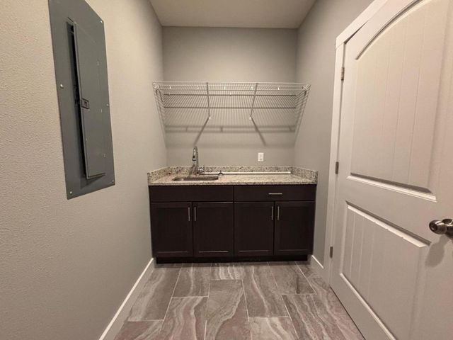 1516 S Essex Road, Springfield, MO 65809