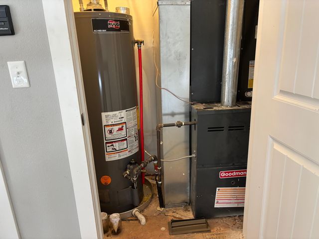 1516 S Essex Road, Springfield, MO 65809