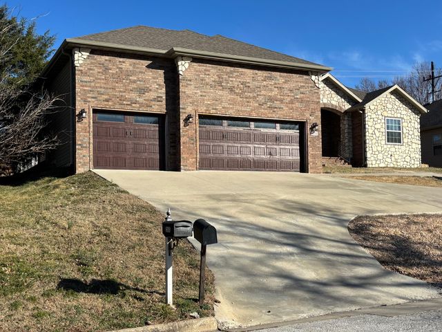 1516 S Essex Road, Springfield, MO 65809